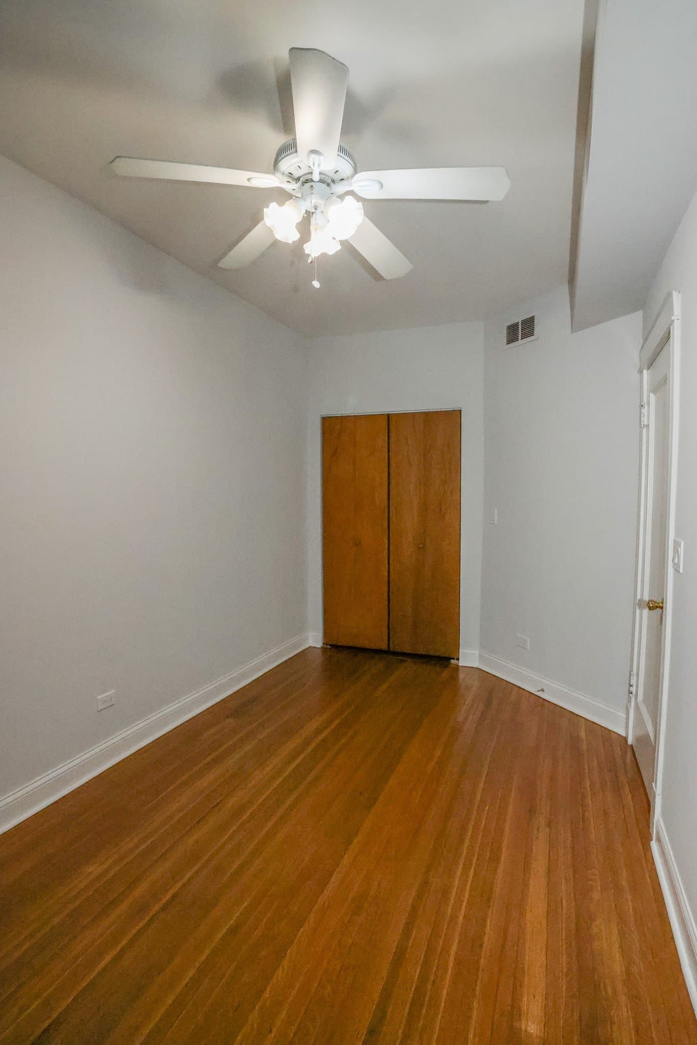 Chicago Apartment: 901 Sheridan