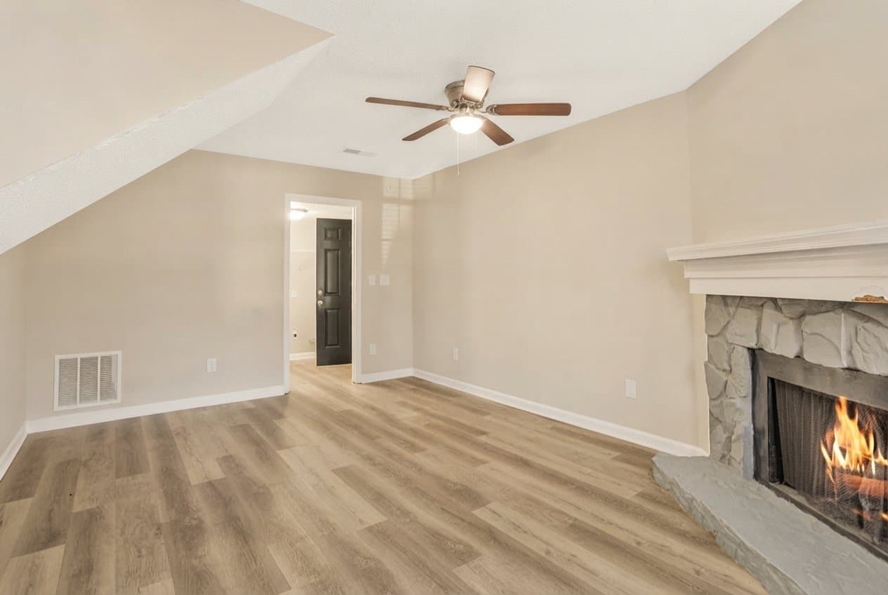 Stone Mountain House: 4625 High Collier Walk