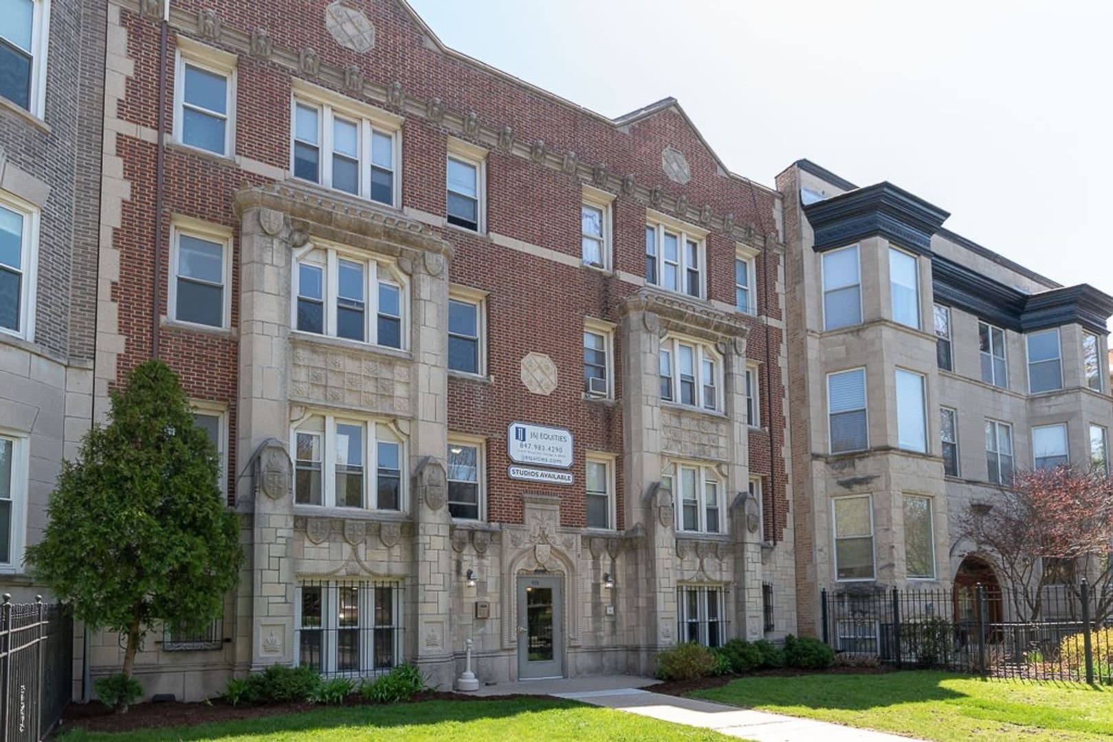 Chicago Apartment: 4735 N Beacon St