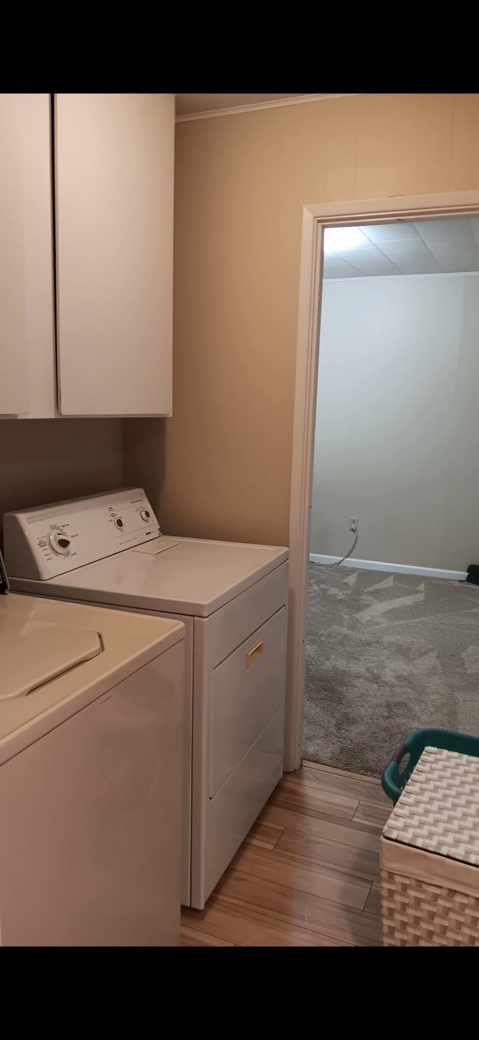 Anchorage Multiplex: 14231 Sunview Dr