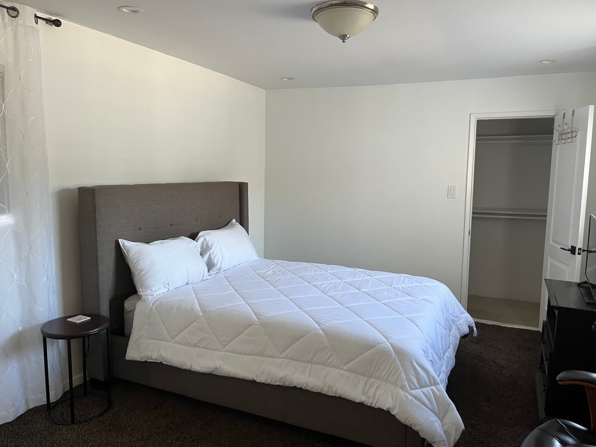 Los Angeles Single Room: 4528 5th Ave