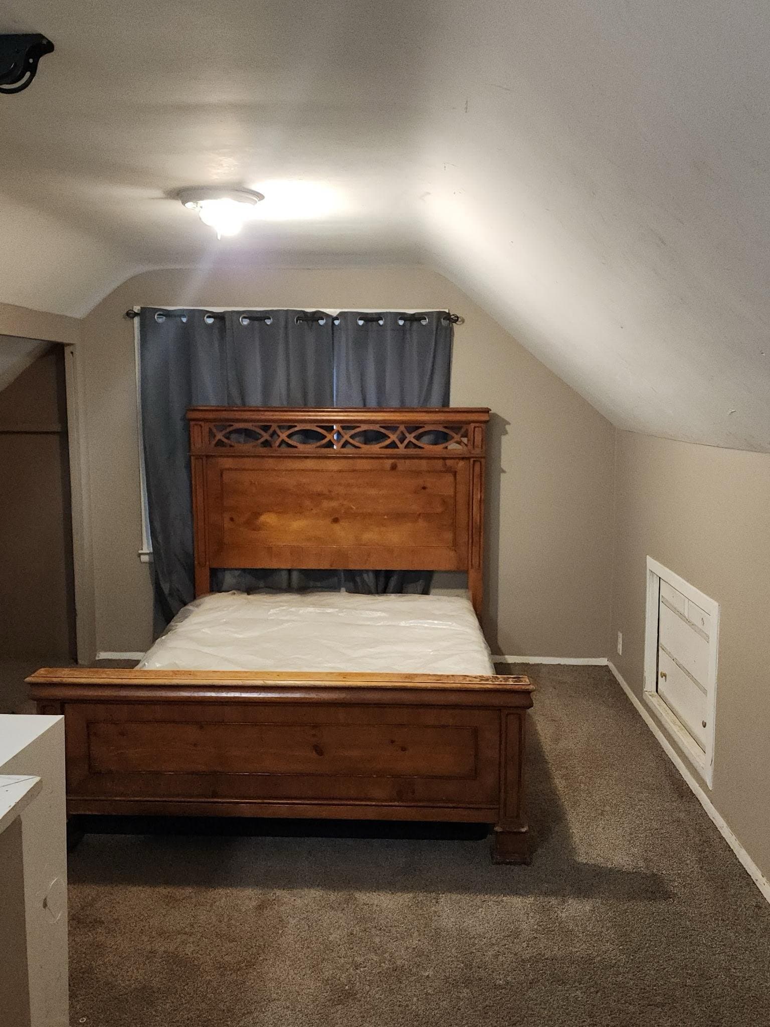 detroit Single Room: 17694 Huntington