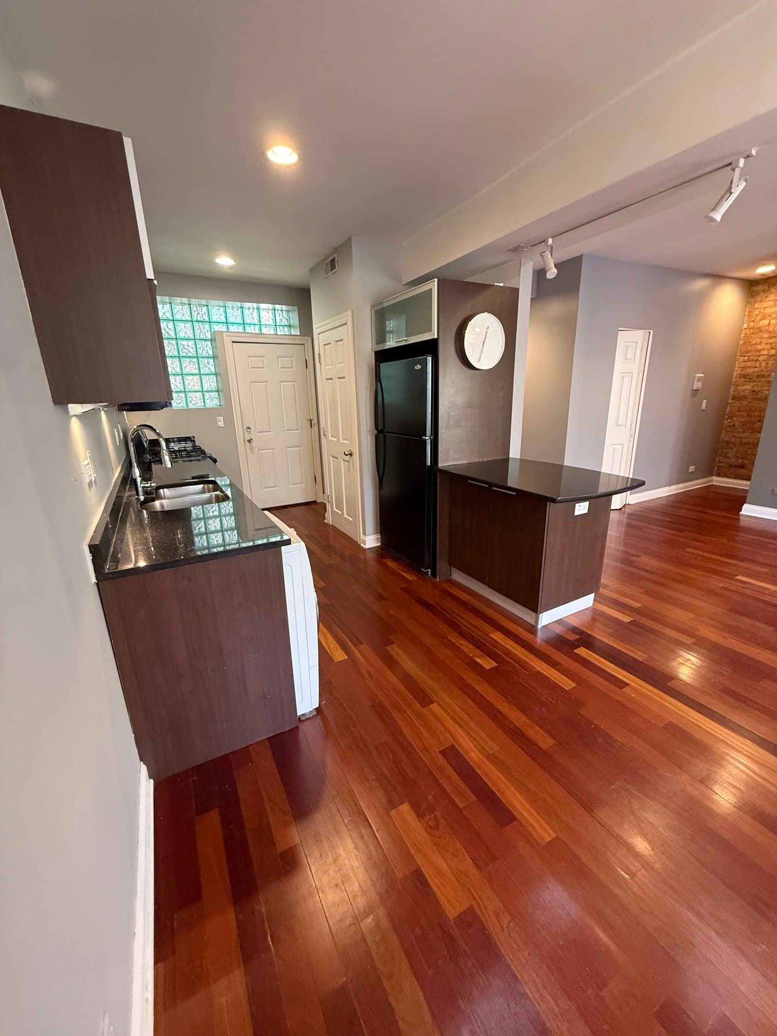 Chicago Condo: 1360 W Estes Ave