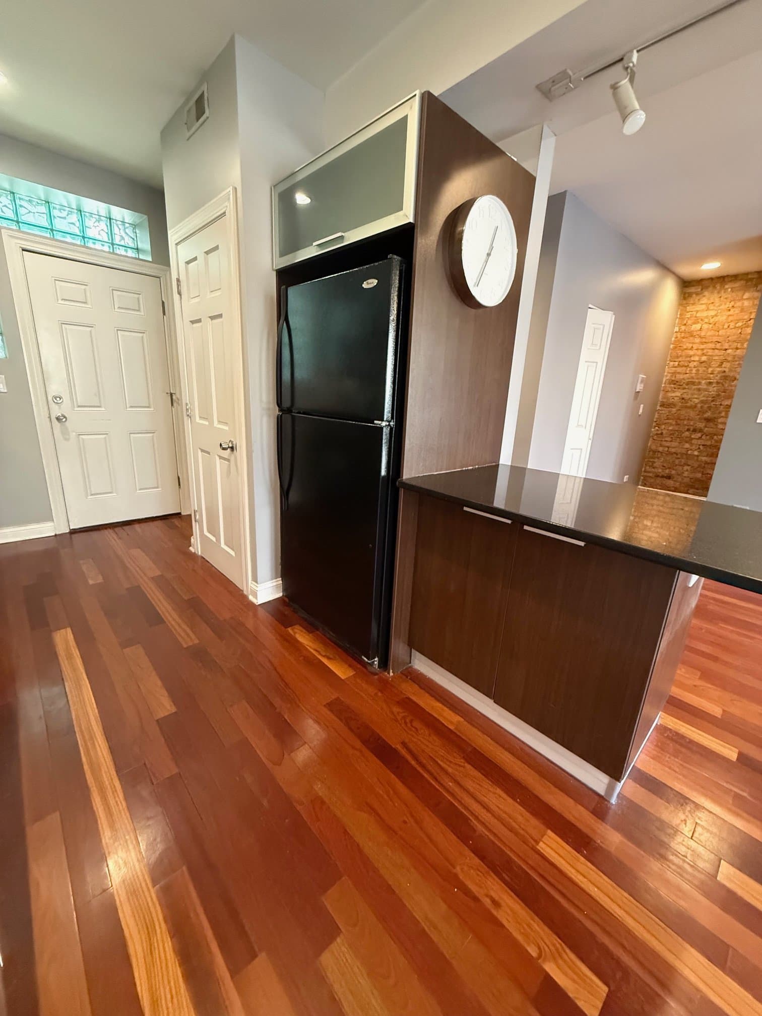 Chicago Condo: 1360 W Estes Ave