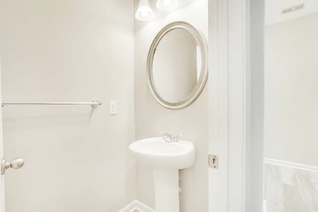 Atlanta House: 3942 Lake Manor Way