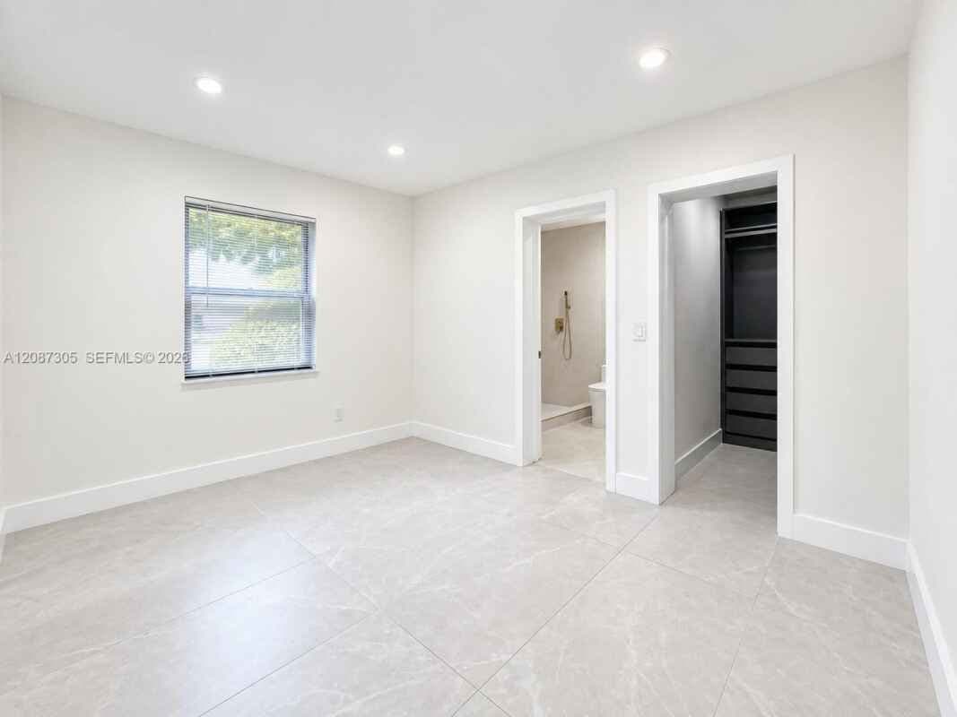 Miami House: 1043 NW 48th St