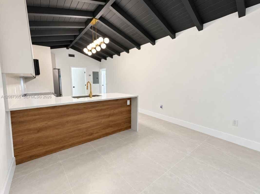 Miami House: 1043 NW 48th St