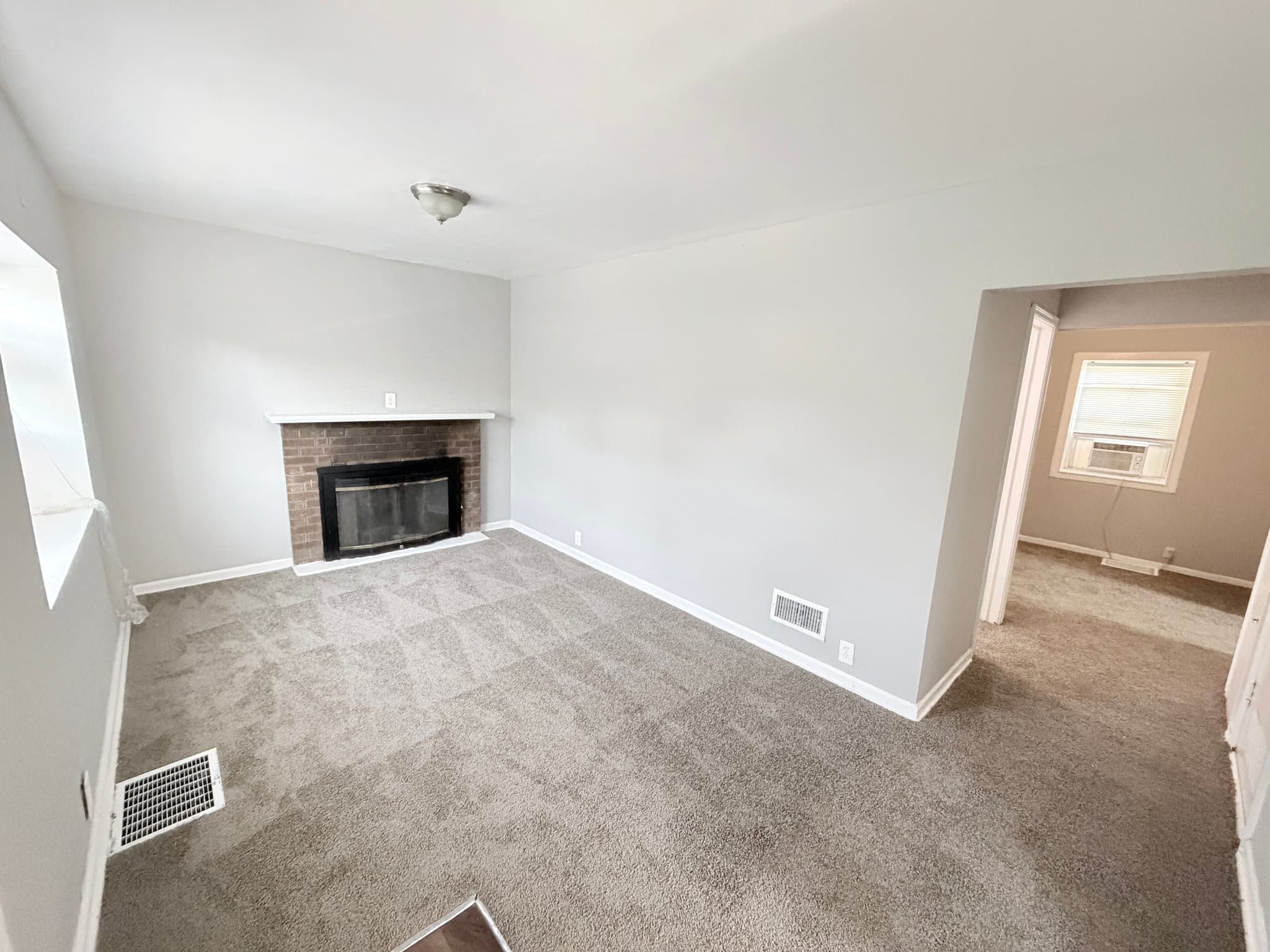 Independence House: 743 N Kiger Rd