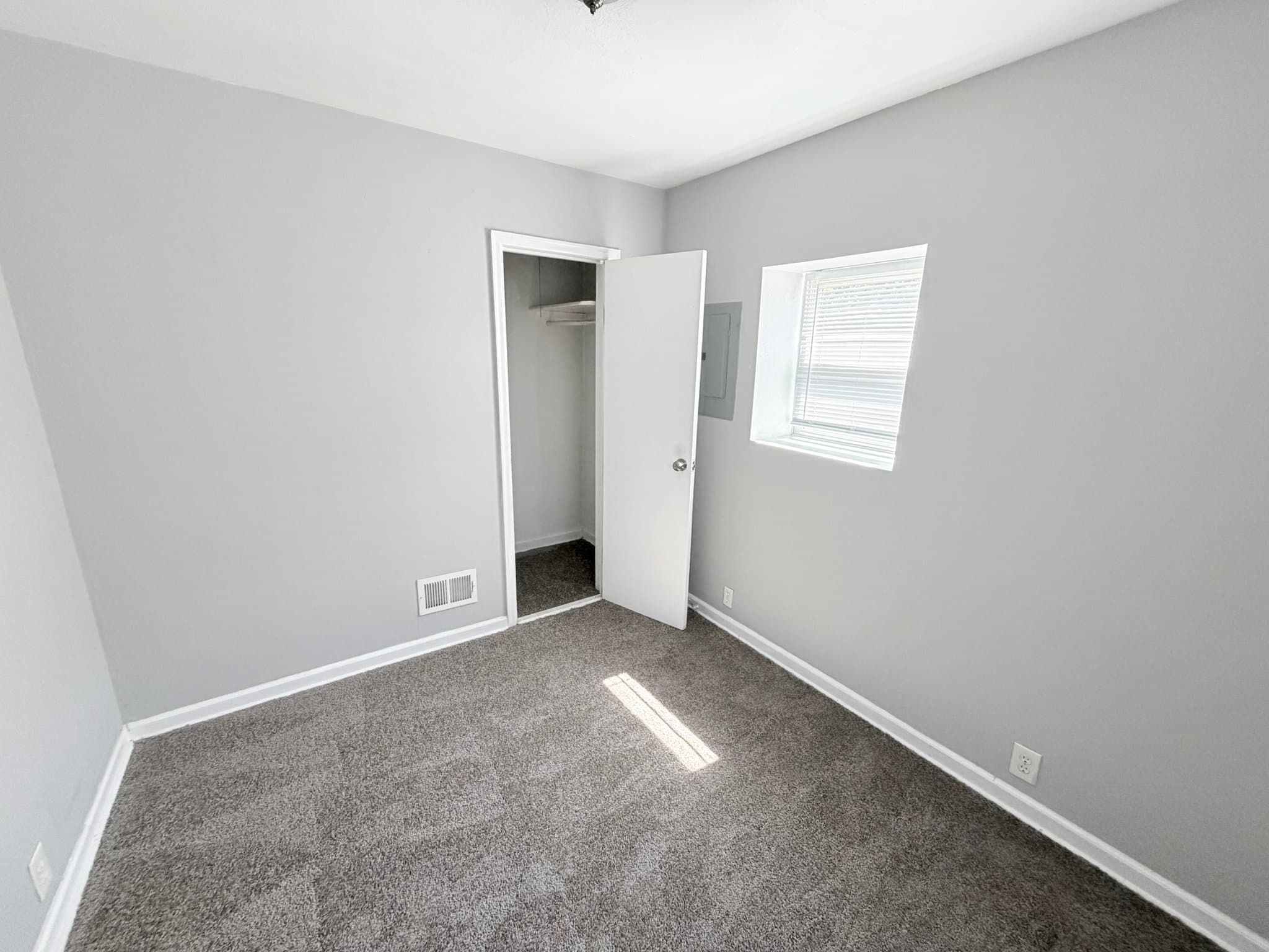 Independence House: 743 N Kiger Rd