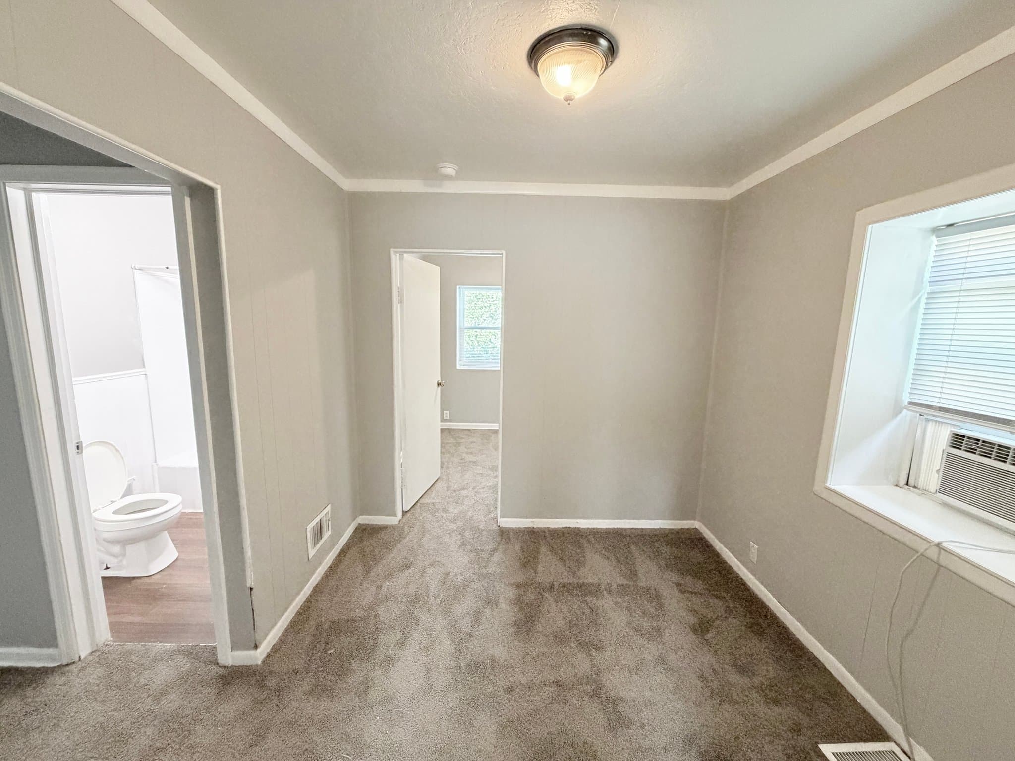 Independence House: 743 N Kiger Rd