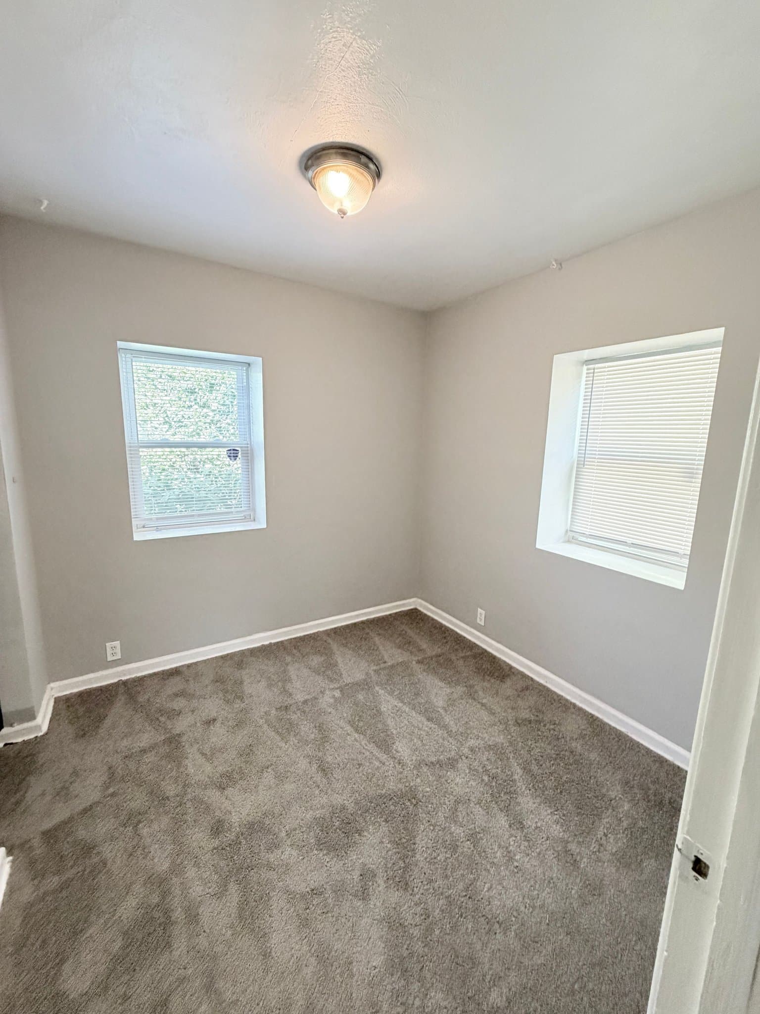 Independence House: 743 N Kiger Rd