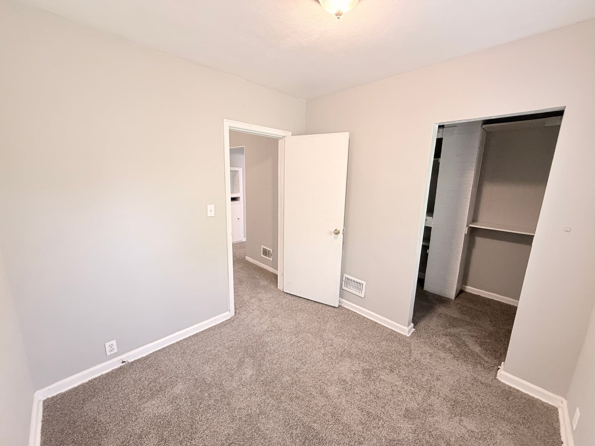 Independence House: 743 N Kiger Rd