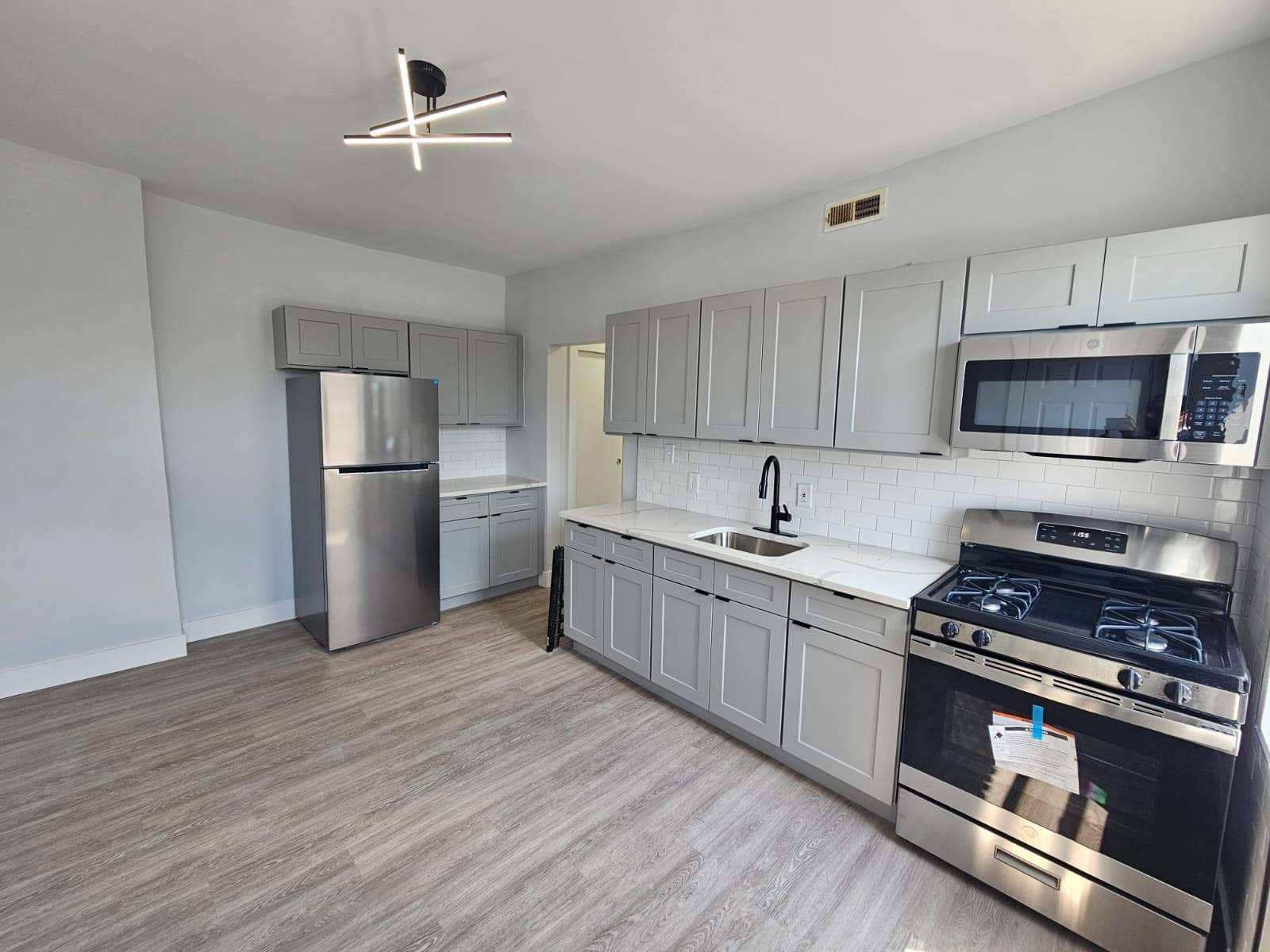 Irvington Single Room: 1422 Springfield Ave