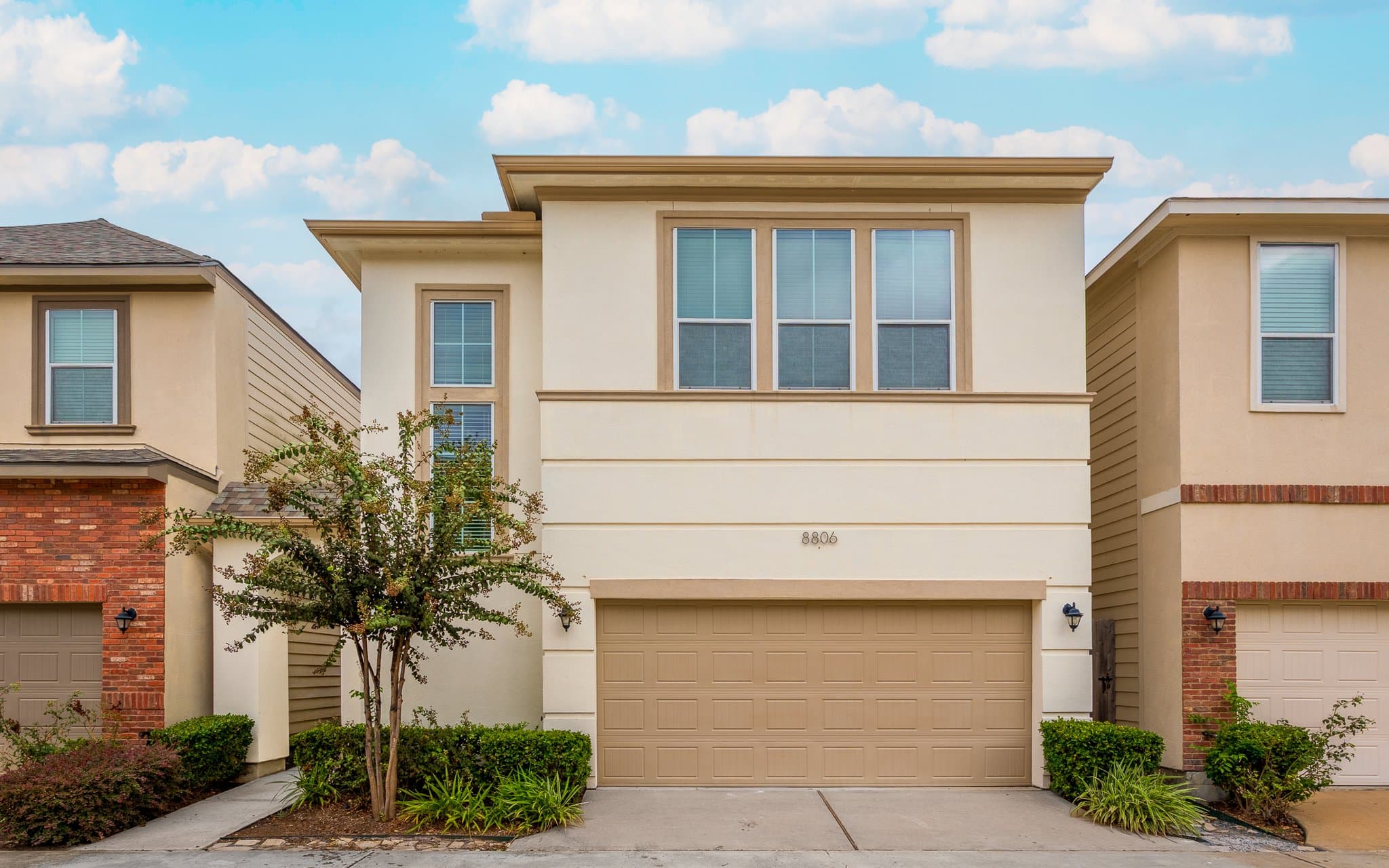 Houston House: 8806 Hollister Square Ct