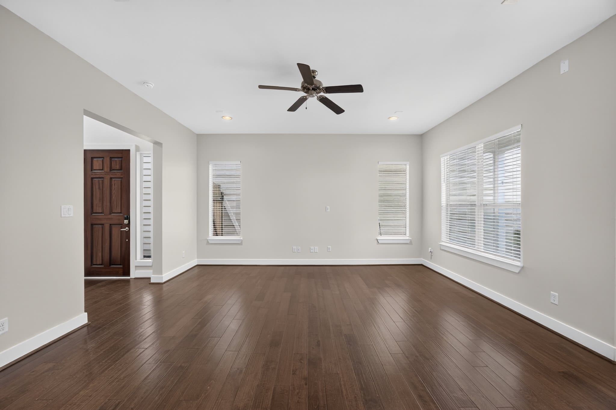 Houston House: 8806 Hollister Square Ct