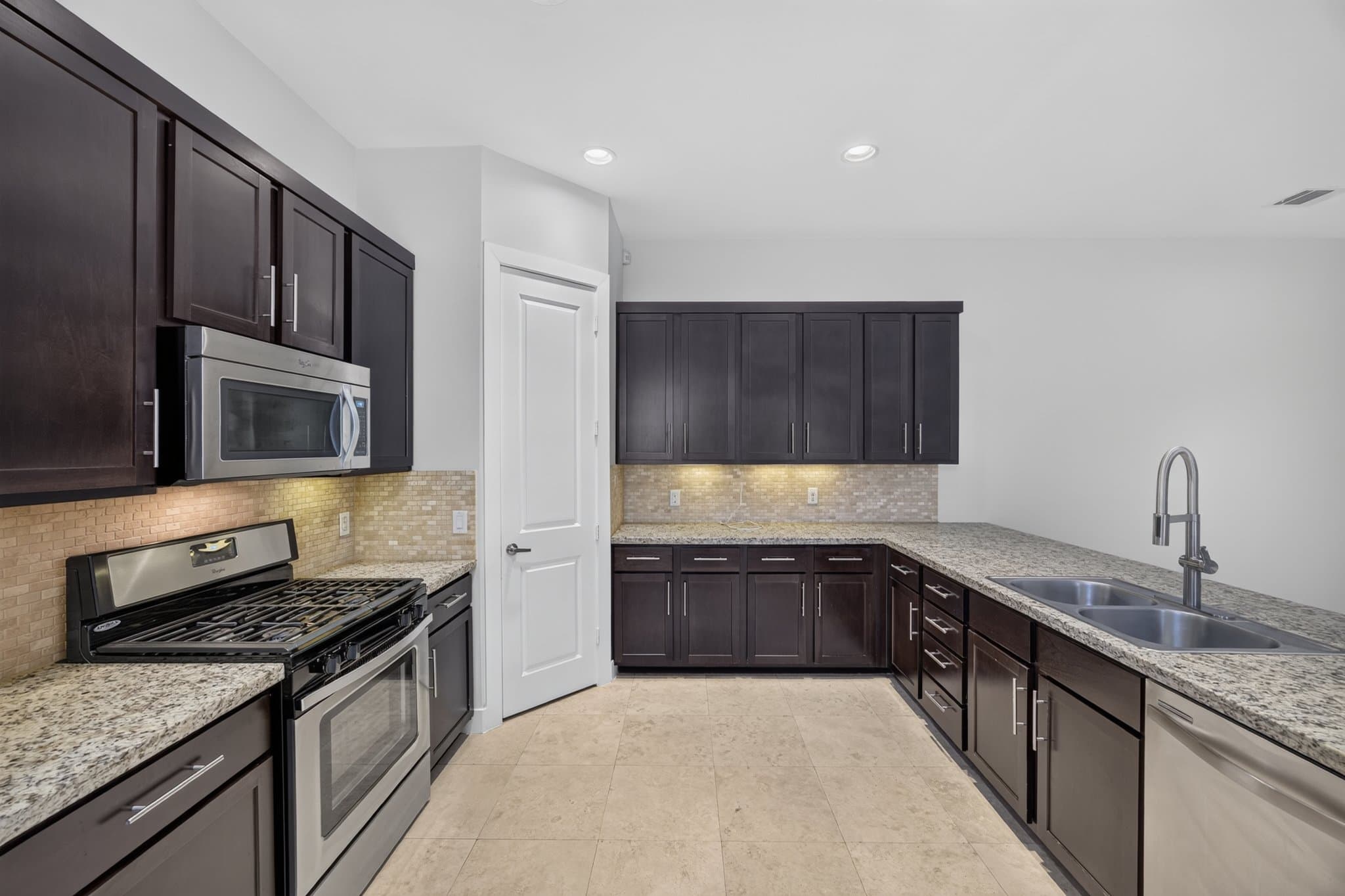 Houston House: 8806 Hollister Square Ct
