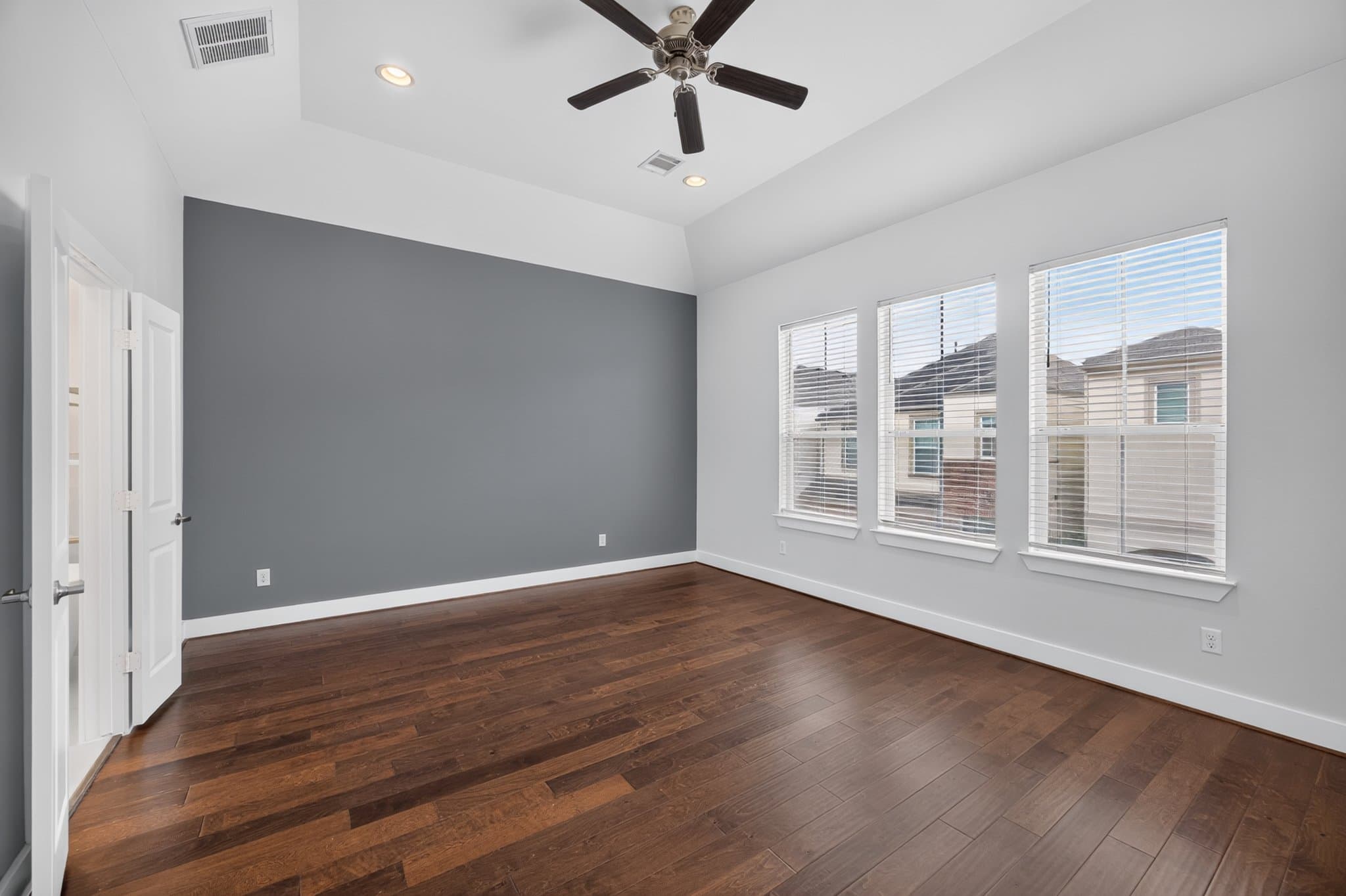 Houston House: 8806 Hollister Square Ct