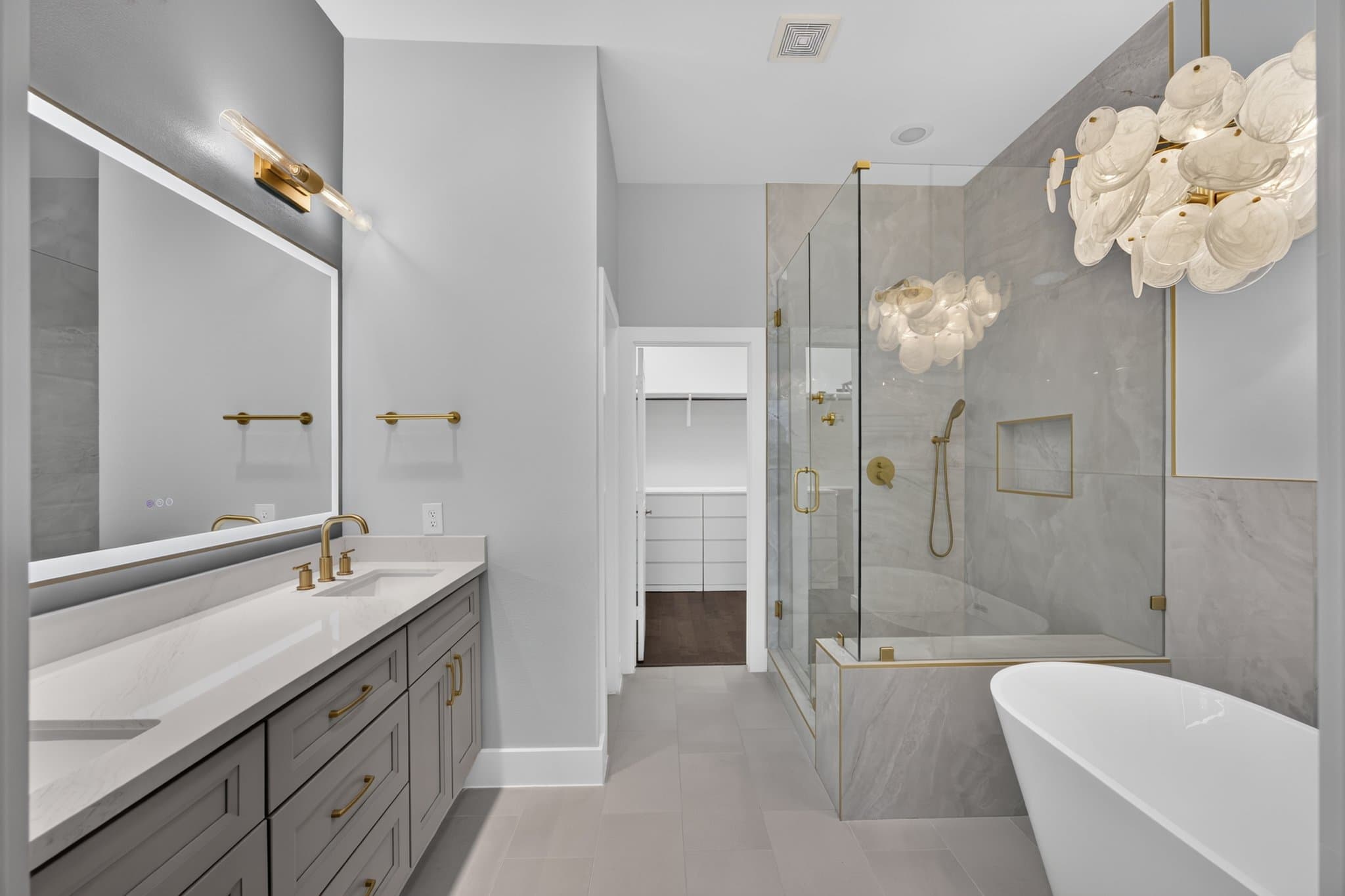 Houston House: 8806 Hollister Square Ct
