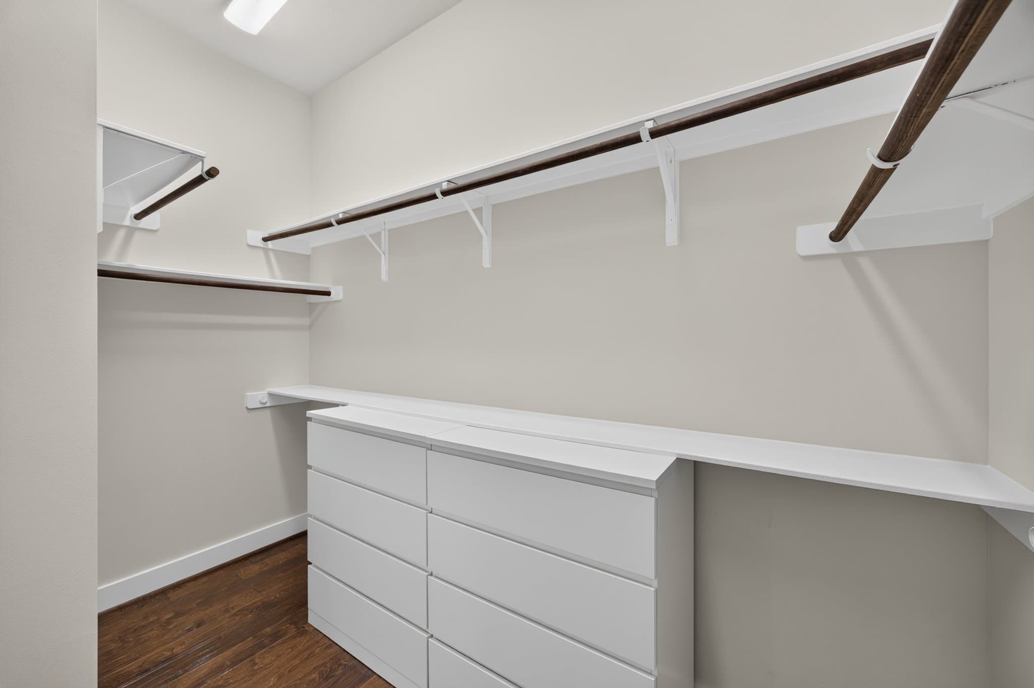 Houston House: 8806 Hollister Square Ct