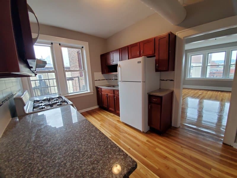 orange Apartment: 20 canfield st