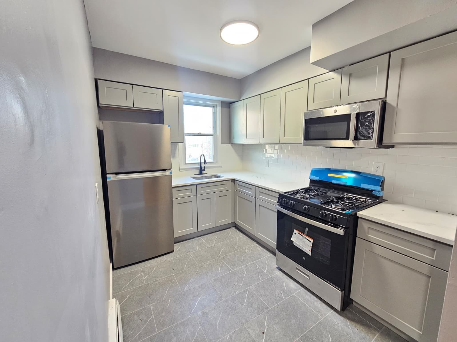 Orange Single Room: 421 Lincoln Ave