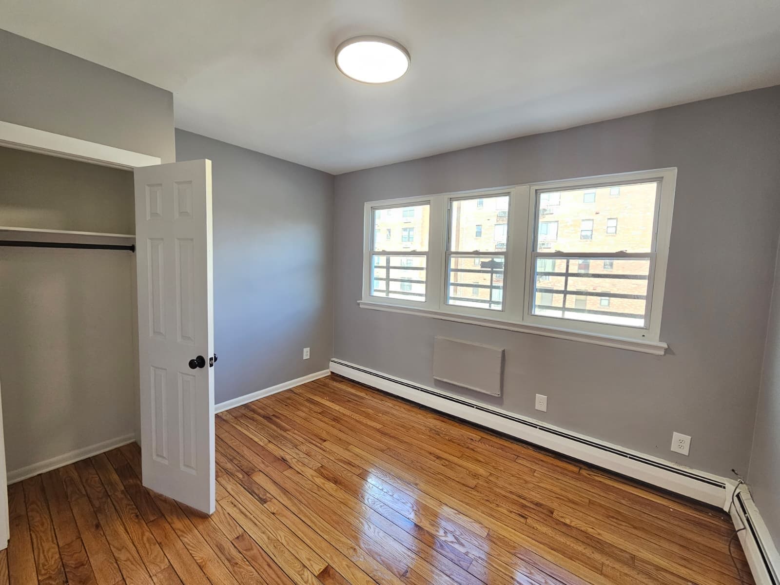 Orange Single Room: 421 Lincoln Ave