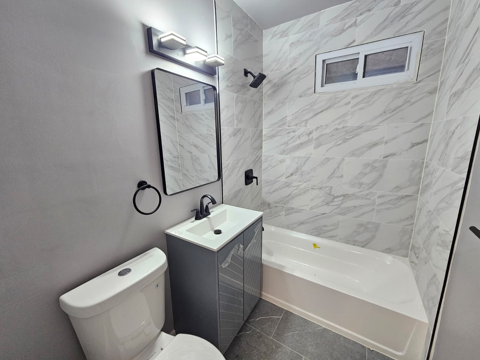 Orange Single Room: 421 Lincoln Ave
