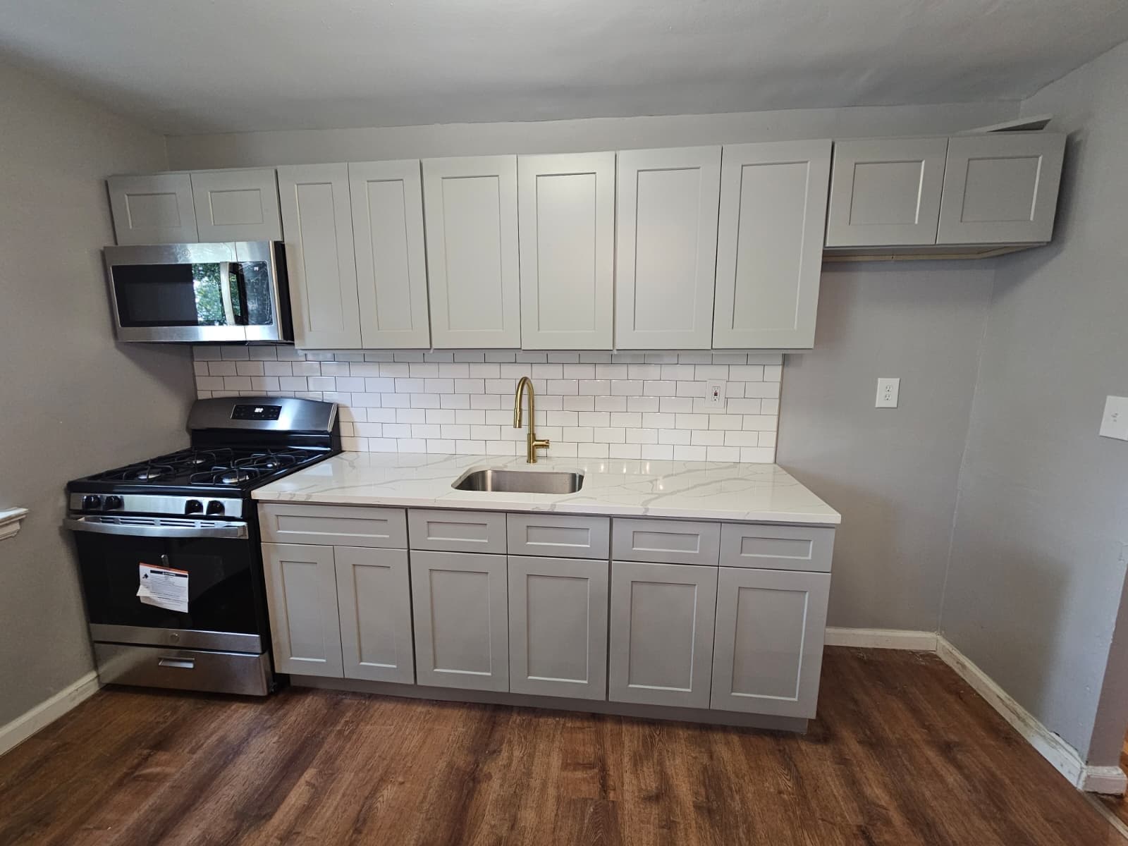 Orange Single Room: 421 Lincoln Ave
