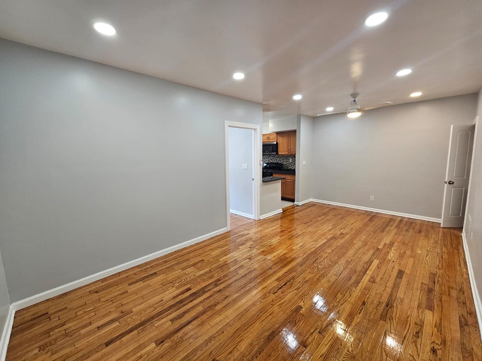 Orange Single Room: 421 Lincoln Ave