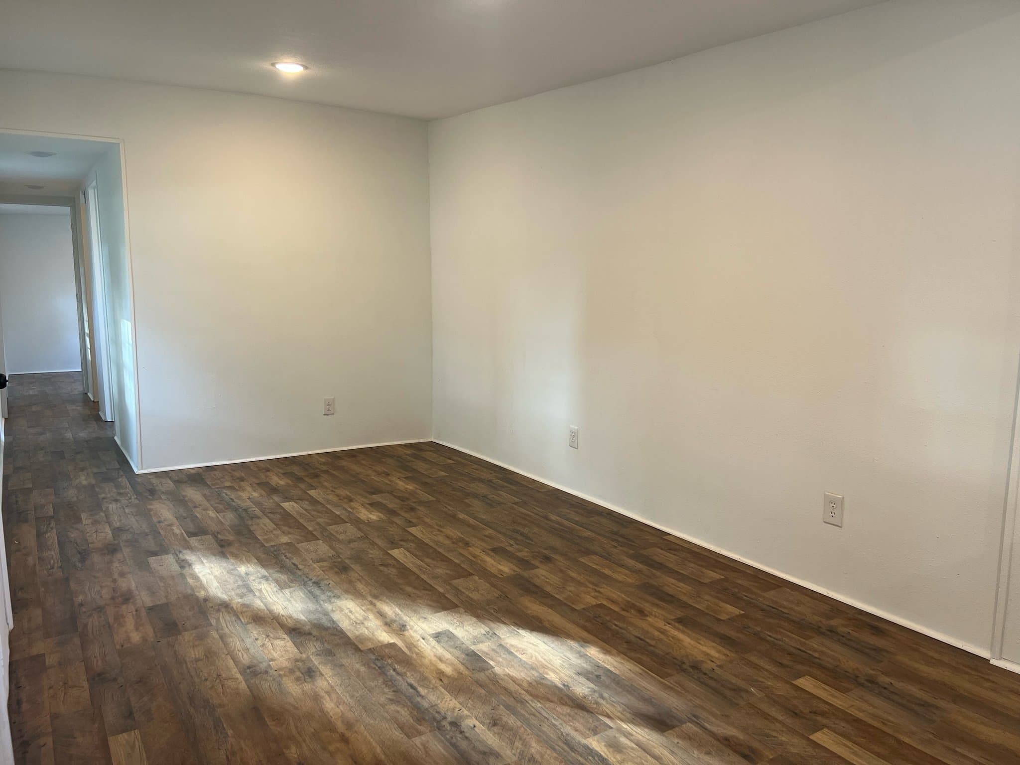 Cocoa House: 5309 Yamark Ave