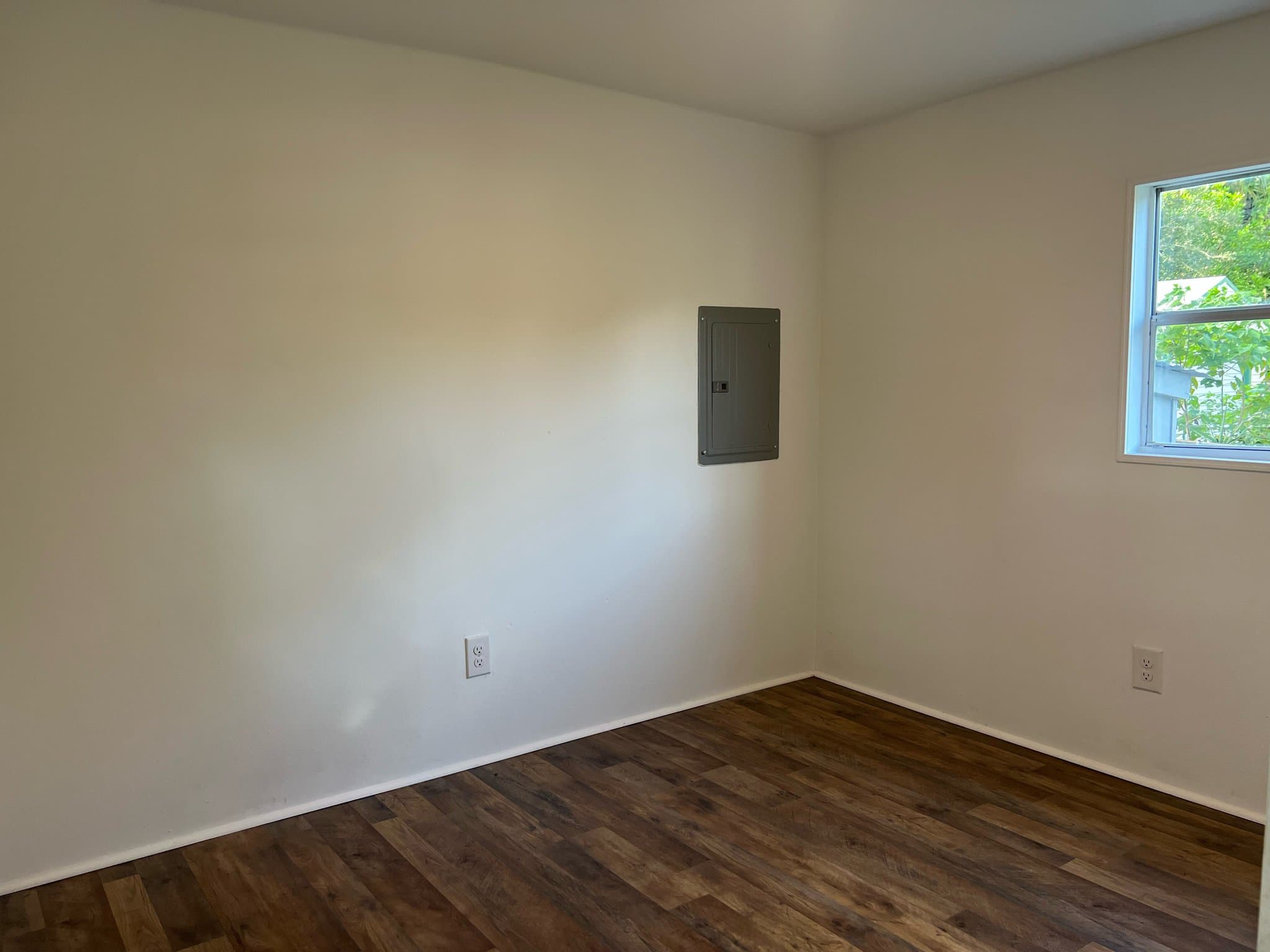 Cocoa House: 5309 Yamark Ave