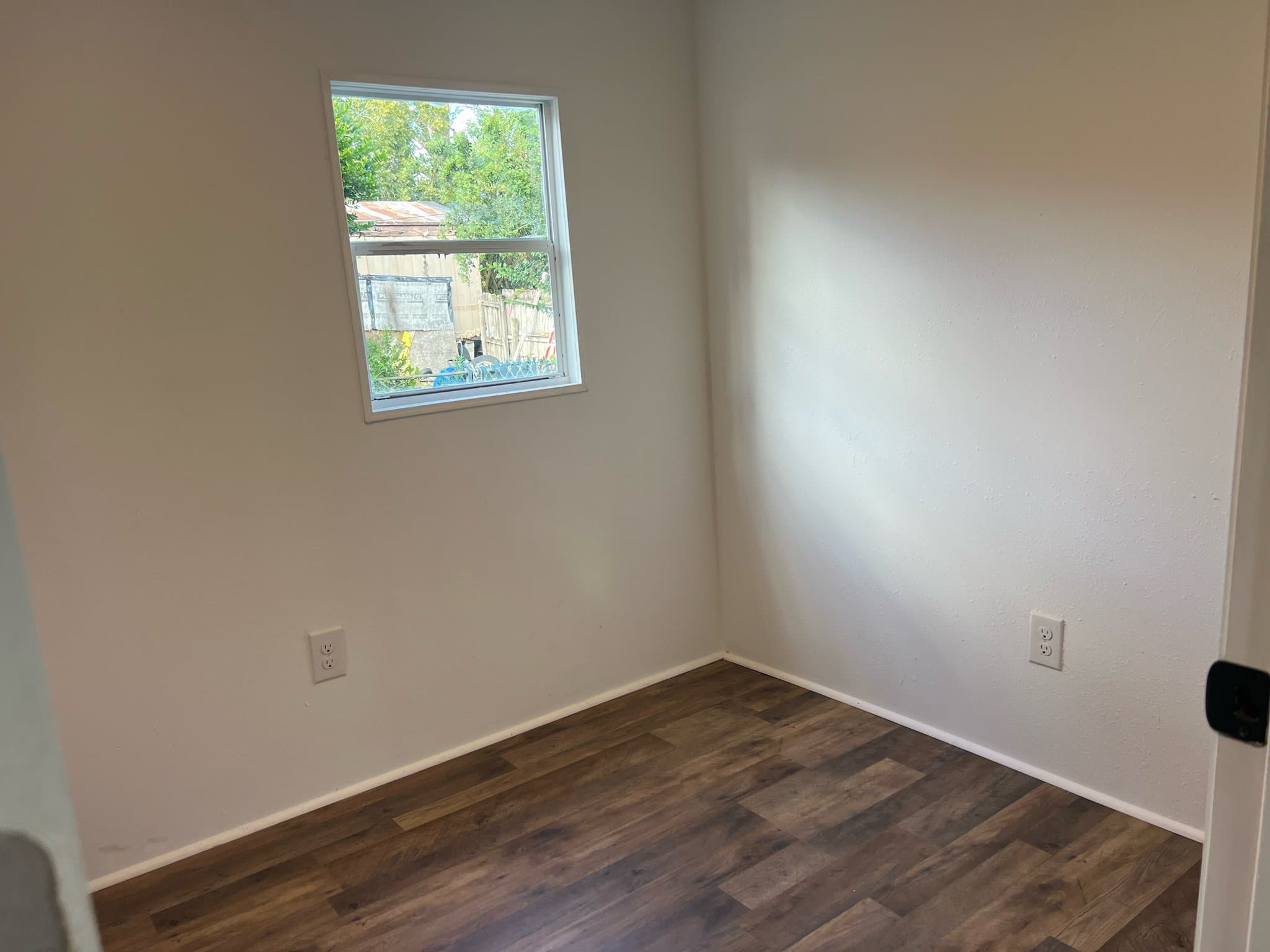 Cocoa House: 5309 Yamark Ave