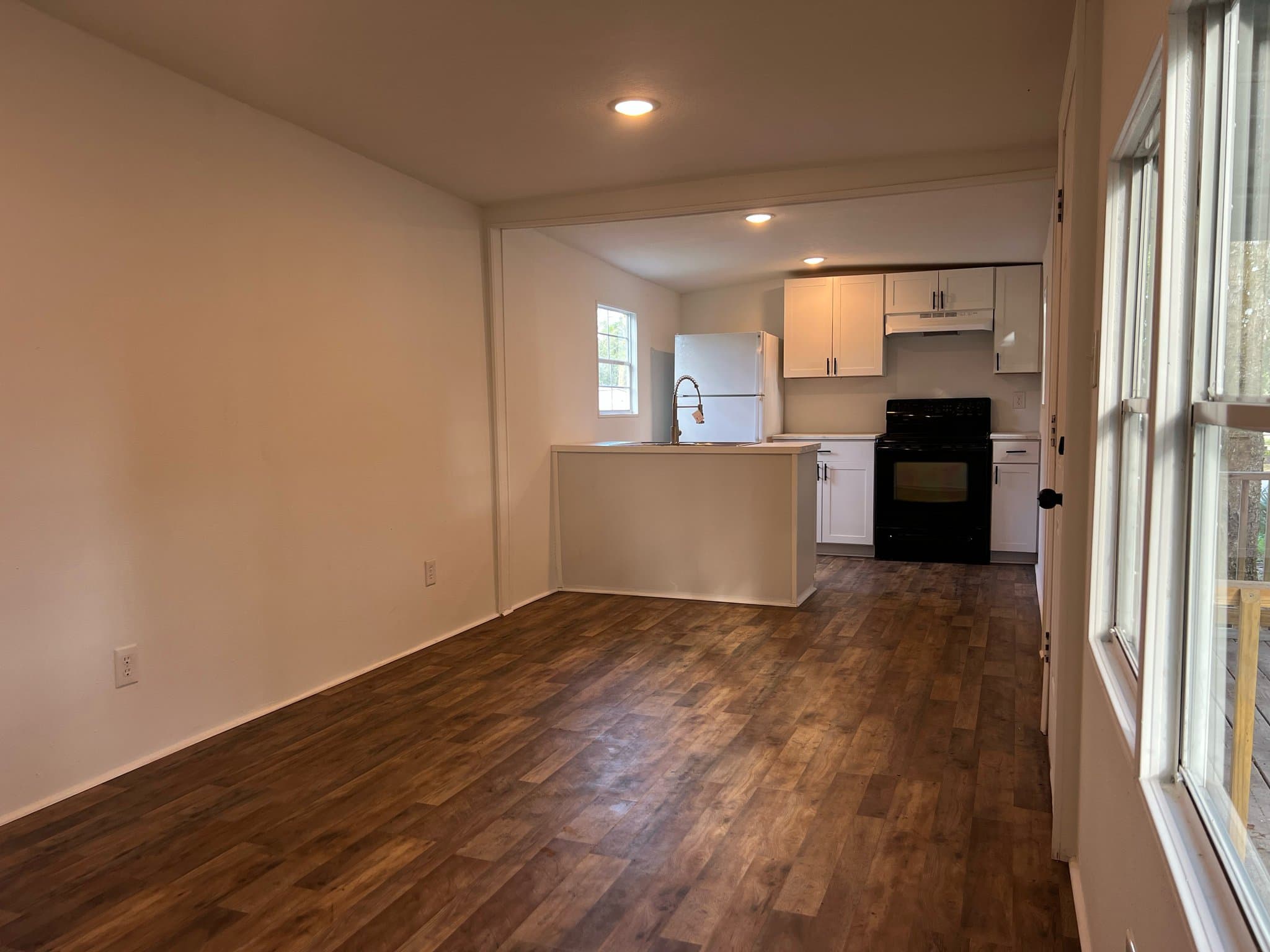 Cocoa House: 5309 Yamark Ave