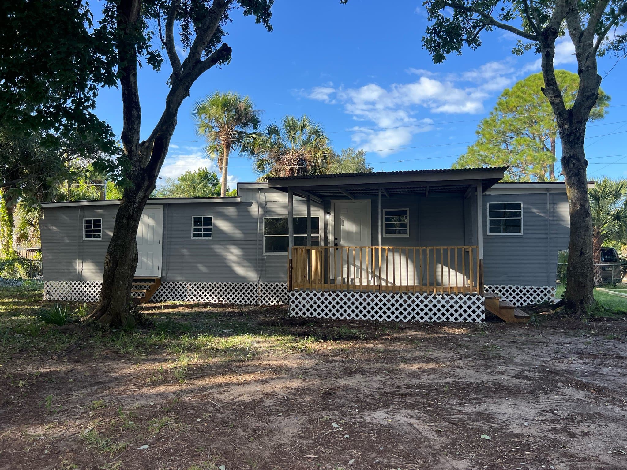 Cocoa House: 5309 Yamark Ave