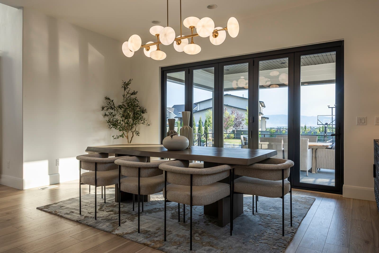 Highland House: 9825 N Willowbank Dr