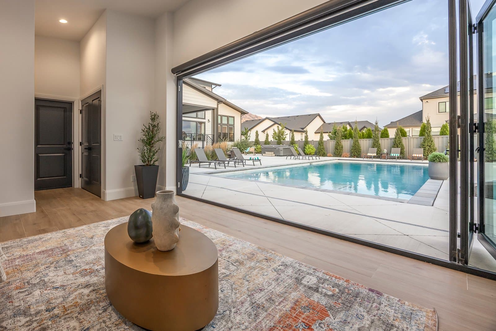 Highland House: 9825 N Willowbank Dr