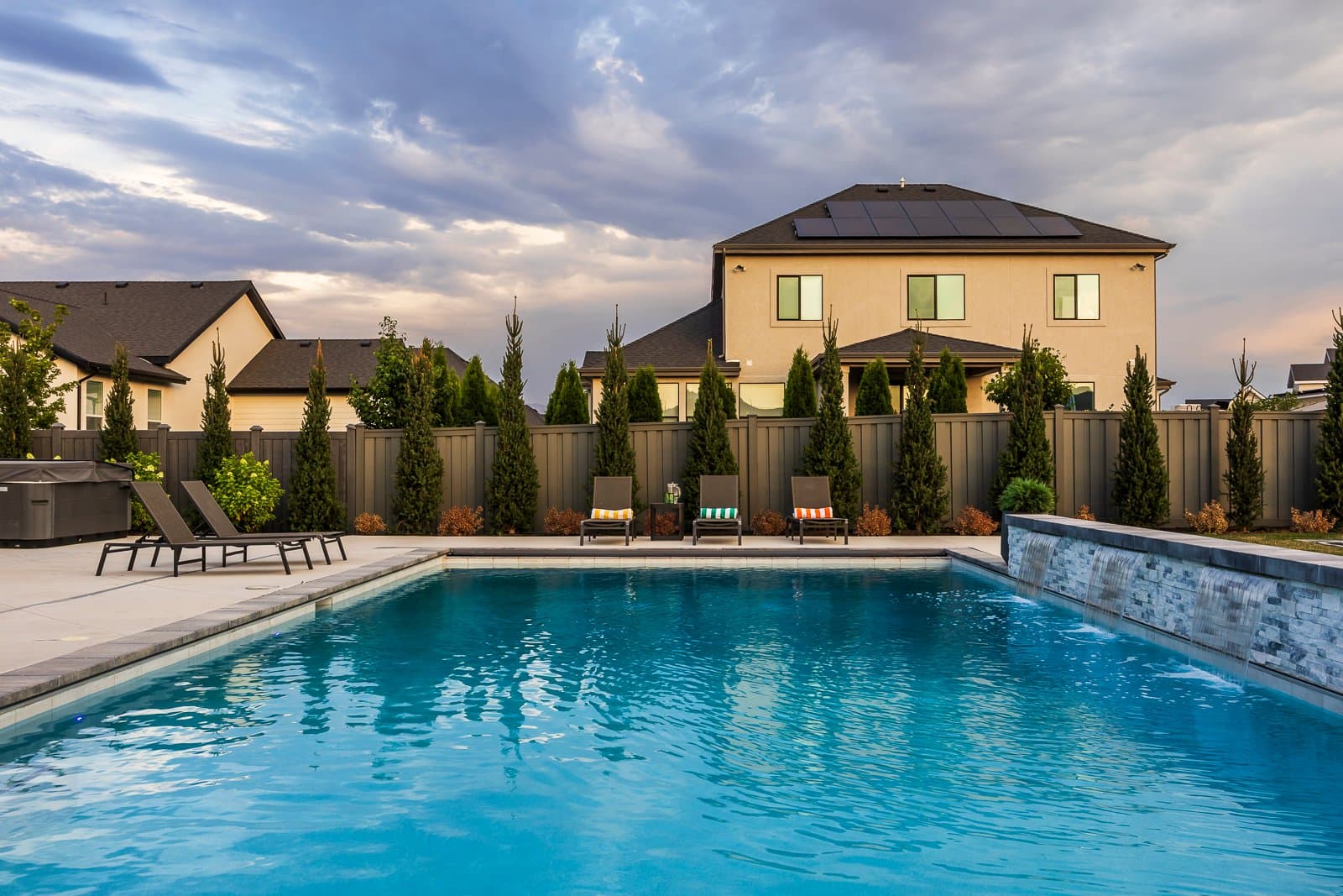 Highland House: 9825 N Willowbank Dr