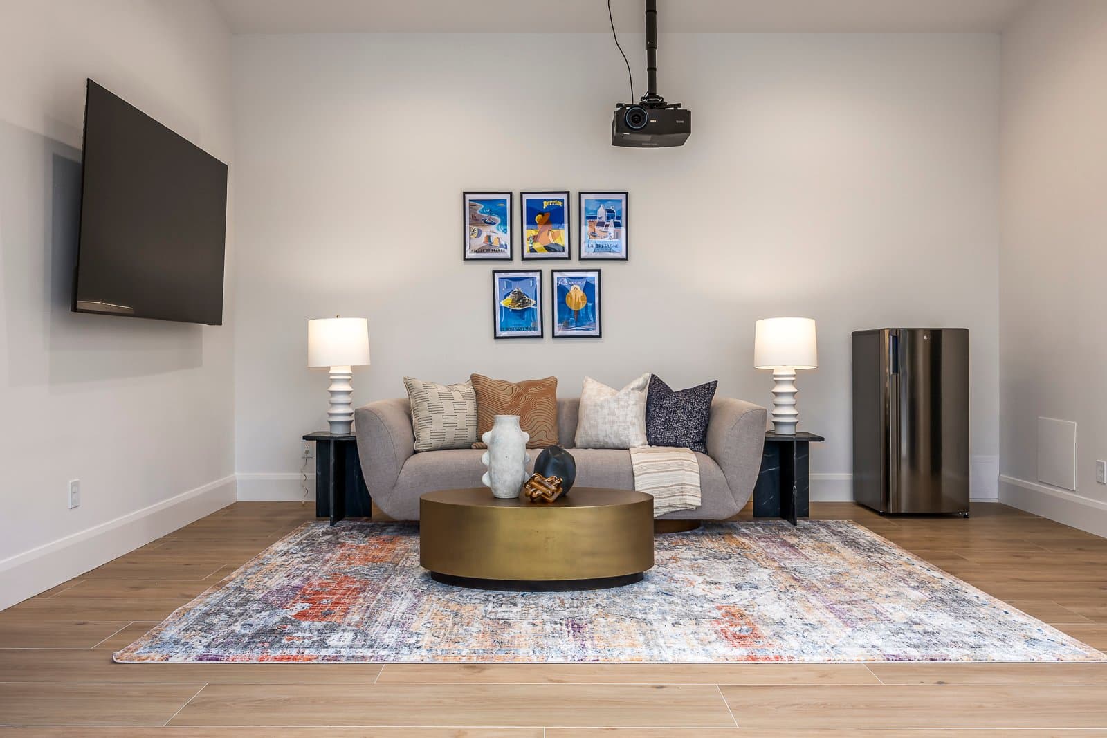 Highland House: 9825 N Willowbank Dr
