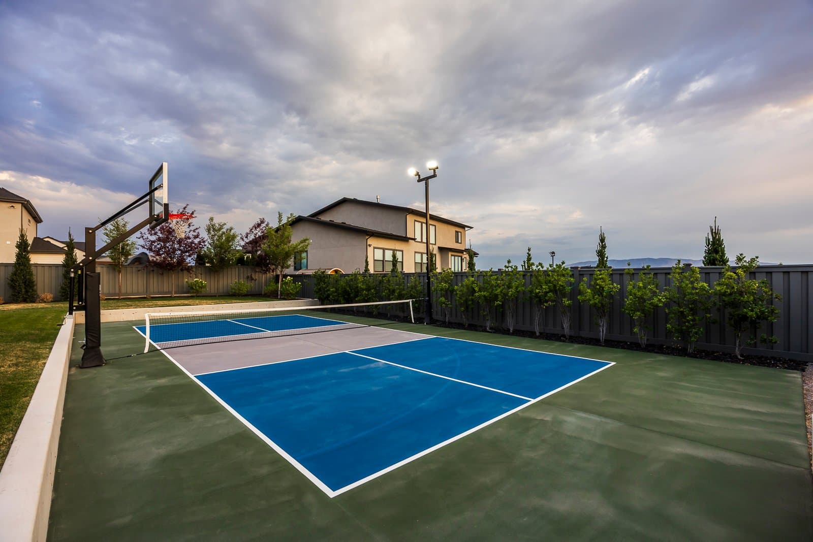 Highland House: 9825 N Willowbank Dr
