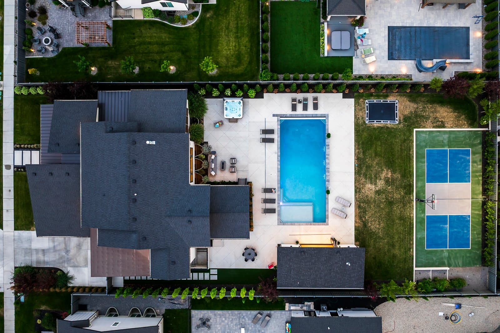 Highland House: 9825 N Willowbank Dr