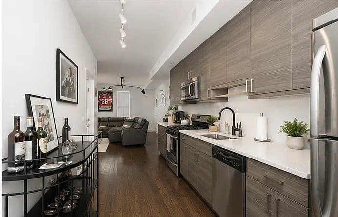 Chicago Apartment: 1418 W Blackhawk St