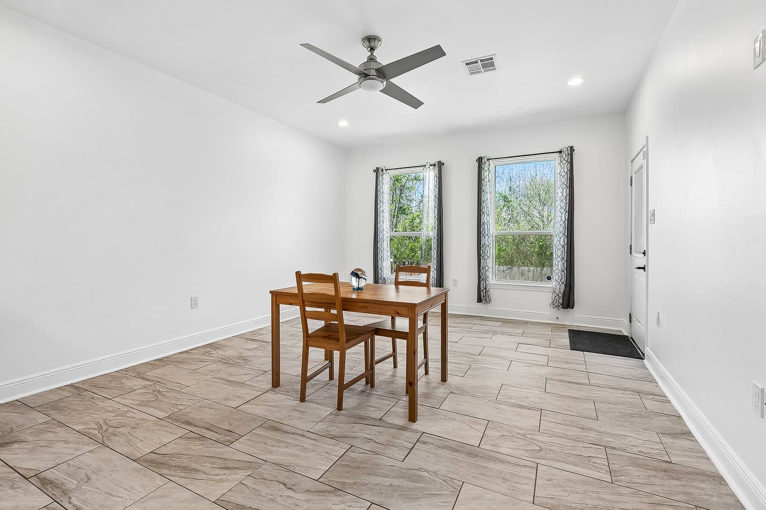 New Orleans House: 7271 Voyageur Dr