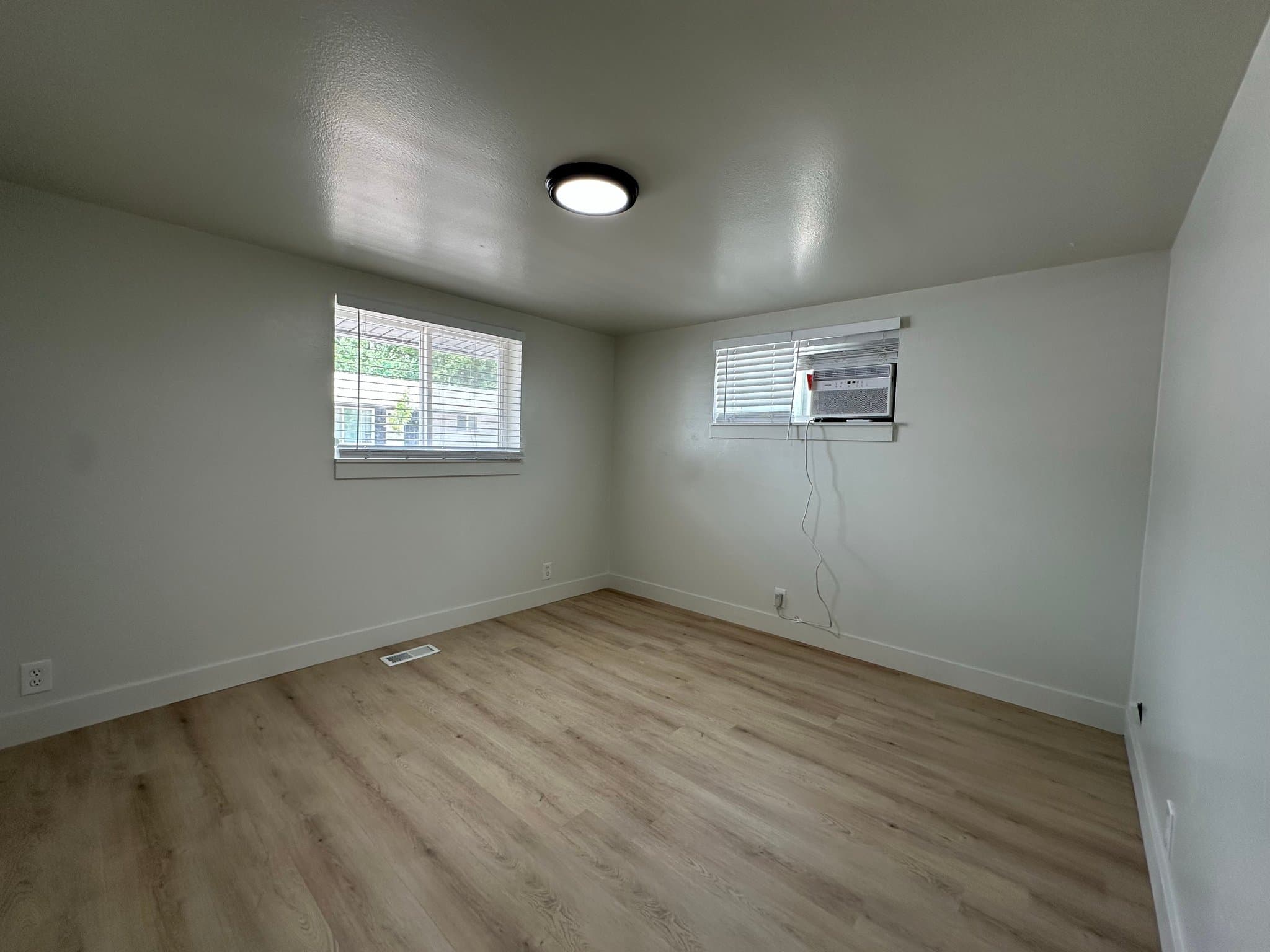 South Salt Lake Condo: 3440 S 200 E