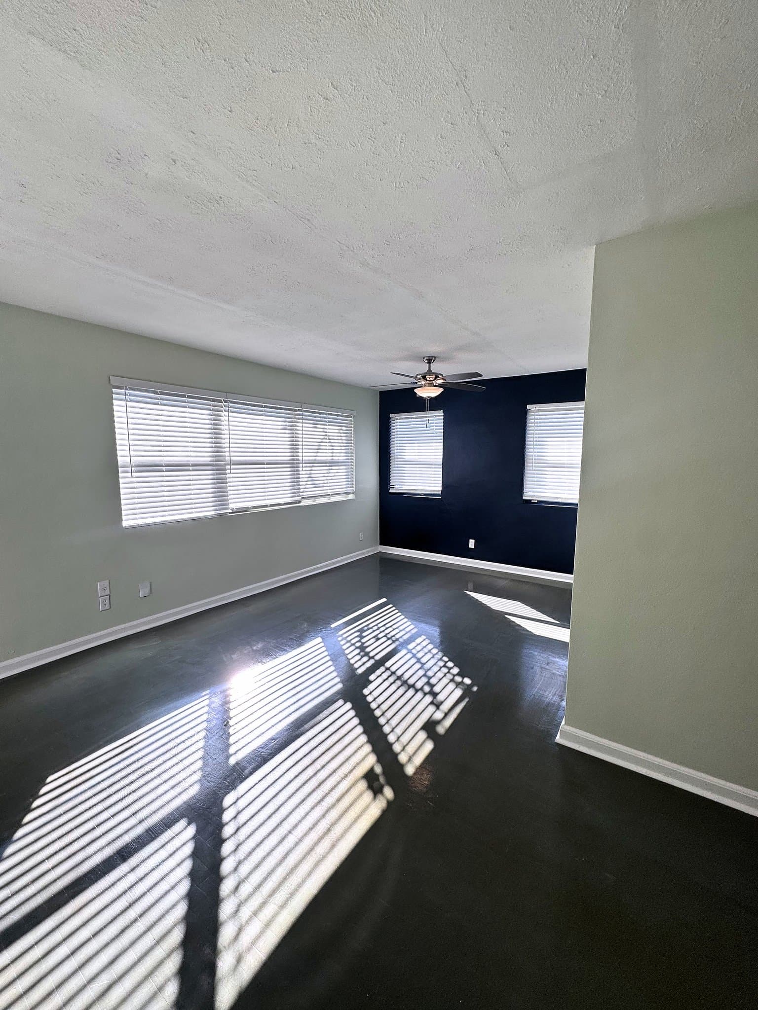 Jacksonville Multiplex: 2542-2544 Spring Park Rd