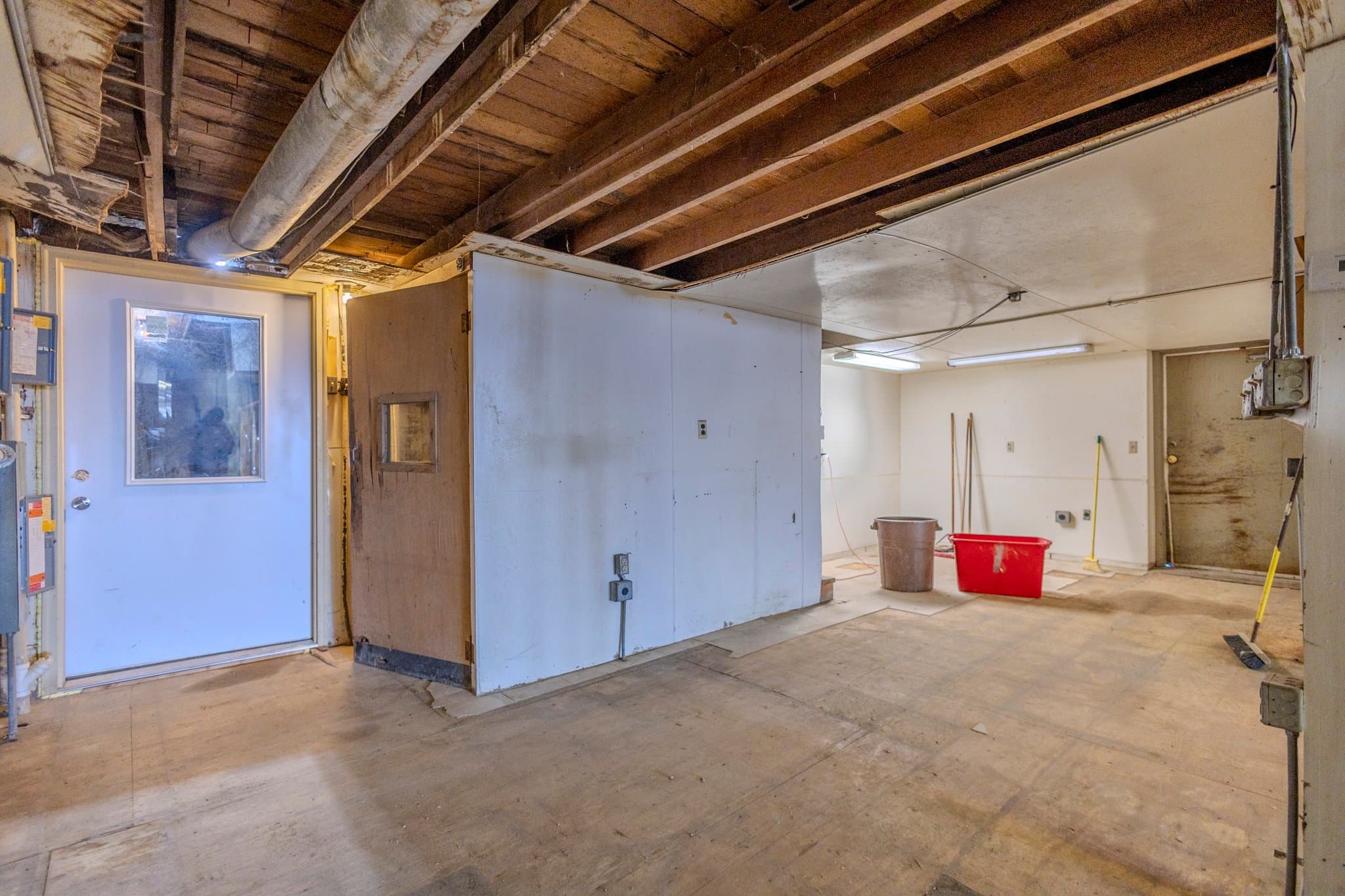 Cottonwood Other: 104 W Main St