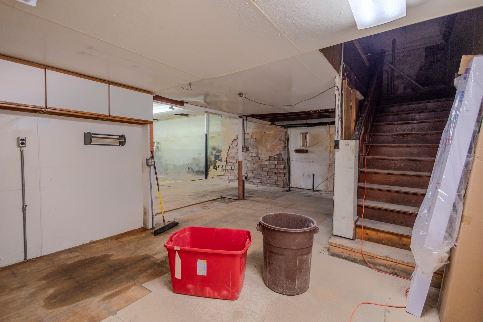 Cottonwood Other: 104 W Main St