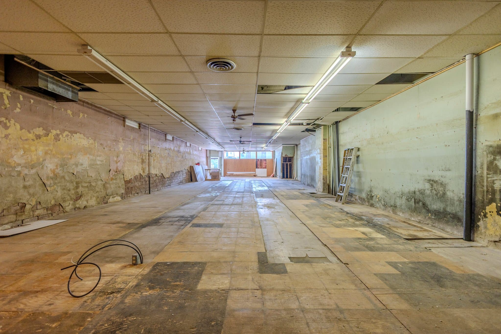 Cottonwood Other: 104 W Main St