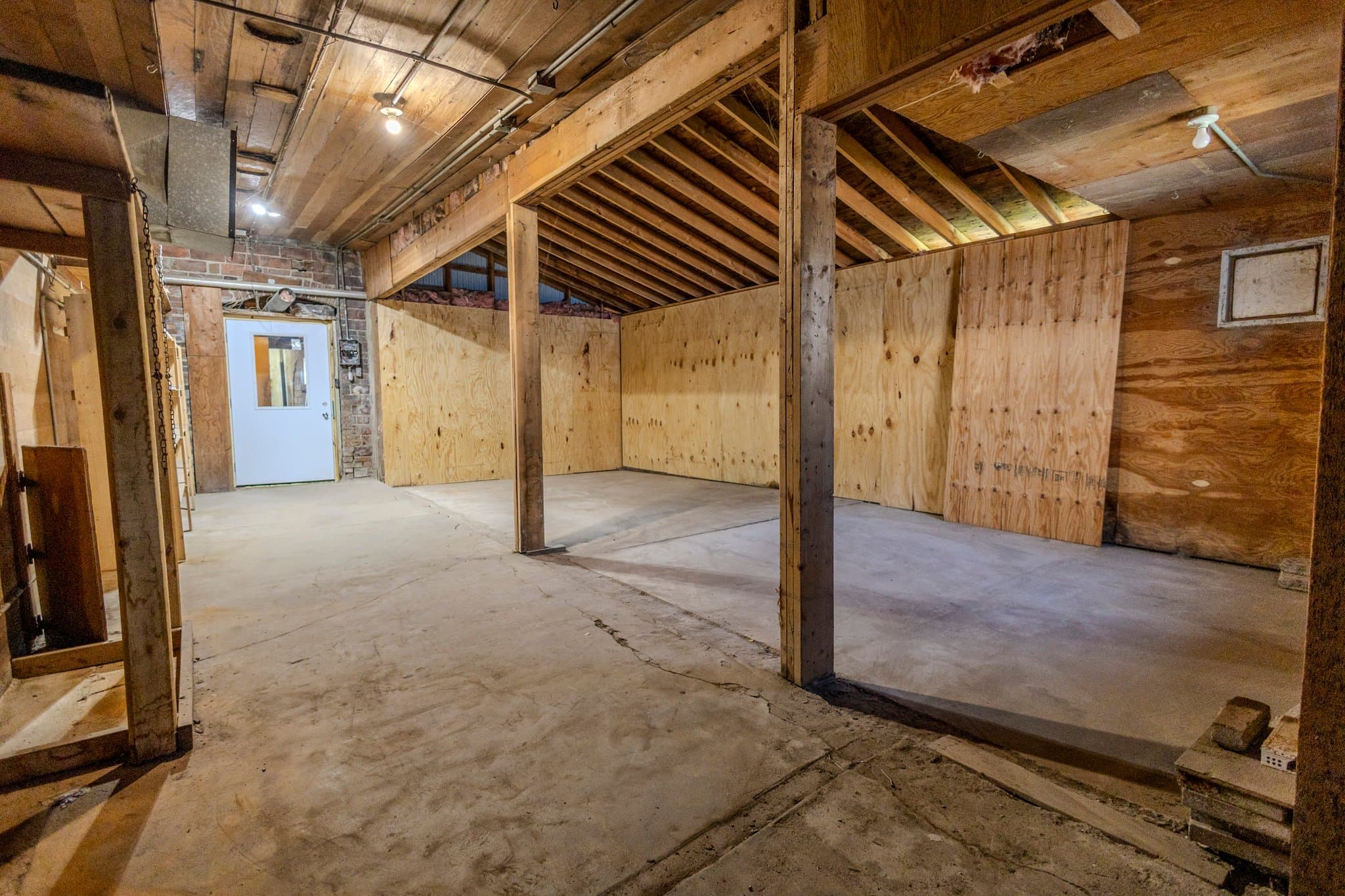 Cottonwood Other: 104 W Main St