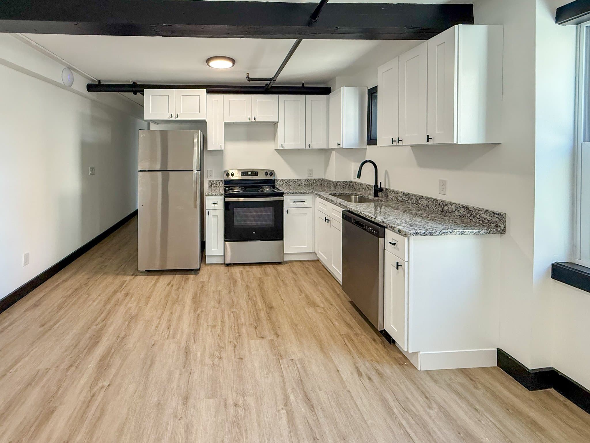 Manchester Apartment: 37 Manchester Unit A