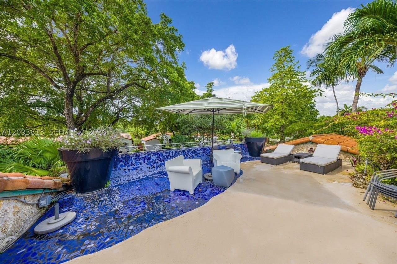Coral Gables House: 1301 Milan Ave